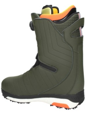 Backed by Jake Blauvelt, the Acerra ADV men's snowboarding Backed by Jake Blauvelt, the Acerra ADV men's snowboarding